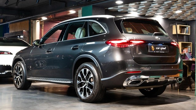 Second-hand 2024 Mercedes-Benz GLC 300 for sale in New Delhi-6