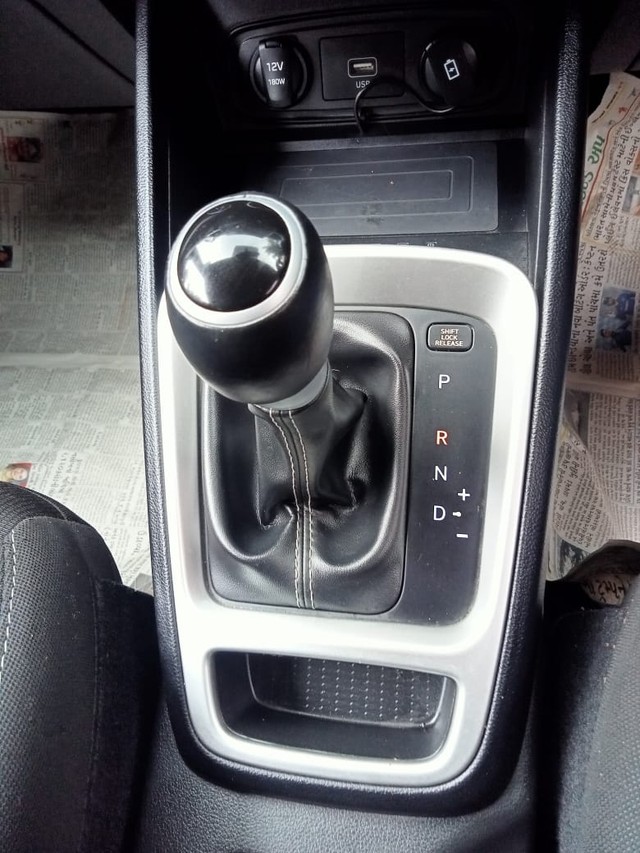 Second-hand 2021 Hyundai Venue SX Plus Turbo DCT for sale in Thane-4