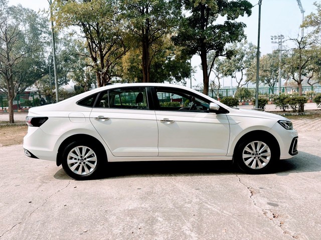 Second-hand 2023 Volkswagen Virtus Highline for sale in New Delhi-1