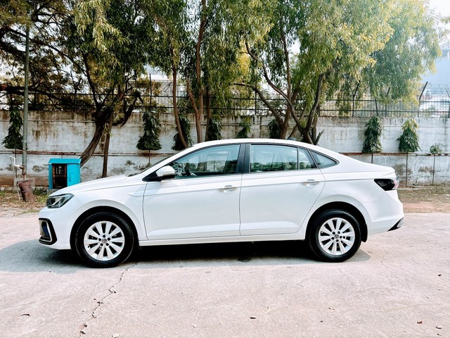 Second-hand 2023 Volkswagen Virtus Highline for sale in New Delhi-3