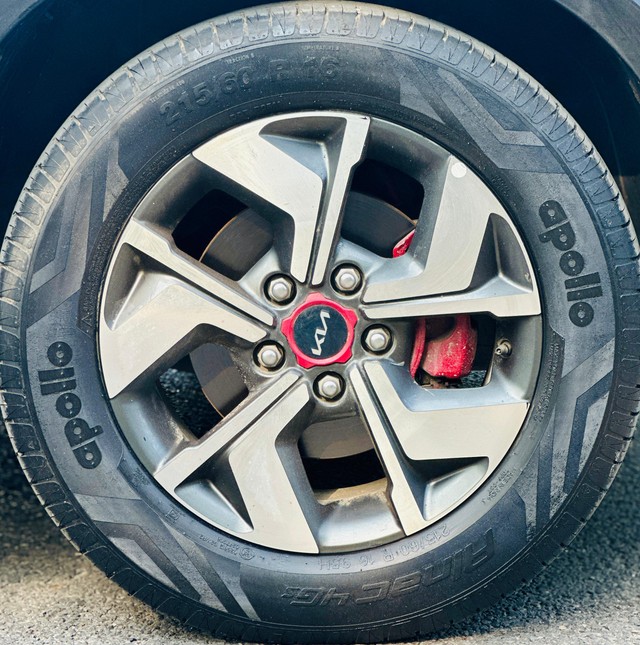 Second-hand 2024 Kia Sonet HTX Diesel AT for sale in New Delhi-14