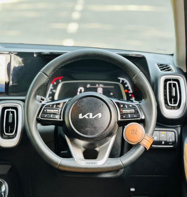 Second-hand 2024 Kia Sonet HTX Diesel AT for sale in New Delhi-15