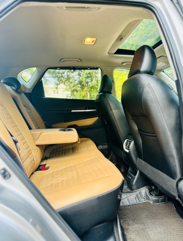 Second-hand 2024 Kia Sonet HTX Diesel AT for sale in New Delhi-9