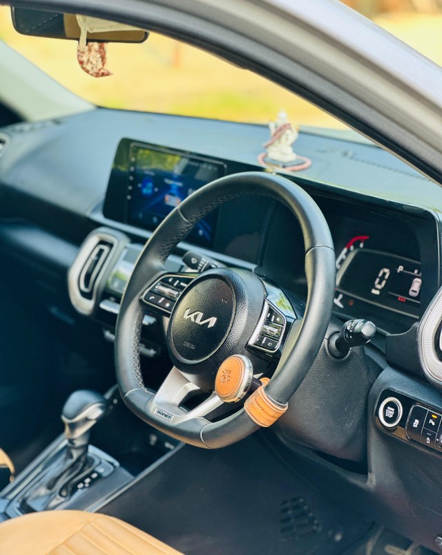 Second-hand 2024 Kia Sonet HTX Diesel AT for sale in New Delhi-8