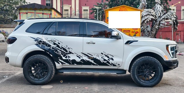 Second-hand 2017 Ford Endeavour 2.2 Titanium AT 4X2 for sale in Kolkata-5