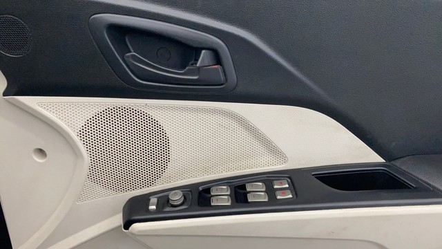 Second-hand 2022 Mahindra XUV300 W4 BSVI for sale in Lucknow-17