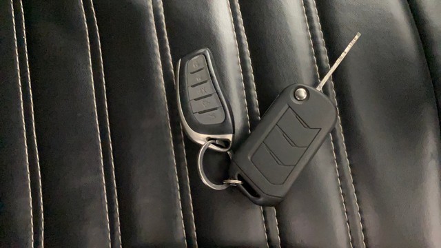 Second-hand 2022 Mahindra XUV300 W4 BSVI for sale in Lucknow-21