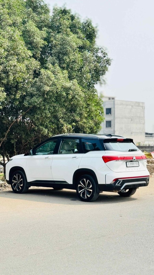 Second-hand 2023 MG Hector Sharp CVT for sale in Surat-4