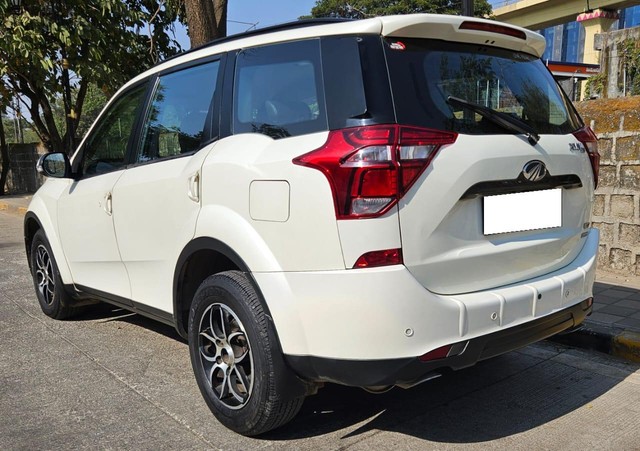 Second-hand 2019 Mahindra XUV500 W7 BSIV for sale in Pune-10