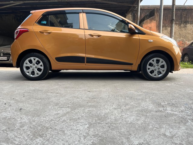 Second-hand 2013 Hyundai Grand i10 Magna for sale in Kolkata-8