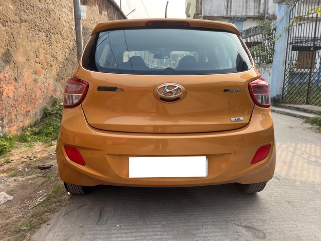 Second-hand 2013 Hyundai Grand i10 Magna for sale in Kolkata-2