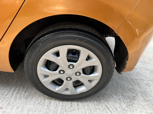 Second-hand 2013 Hyundai Grand i10 Magna for sale in Kolkata-12