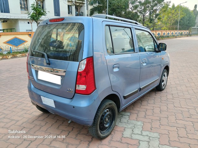 Second-hand 2017 Maruti Wagon R AMT VXI for sale in Kolkata-9