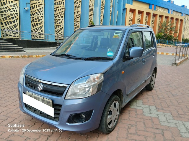 Second-hand 2017 Maruti Wagon R AMT VXI for sale in Kolkata-5