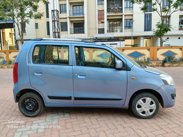 Second-hand 2017 Maruti Wagon R AMT VXI for sale in Kolkata-8