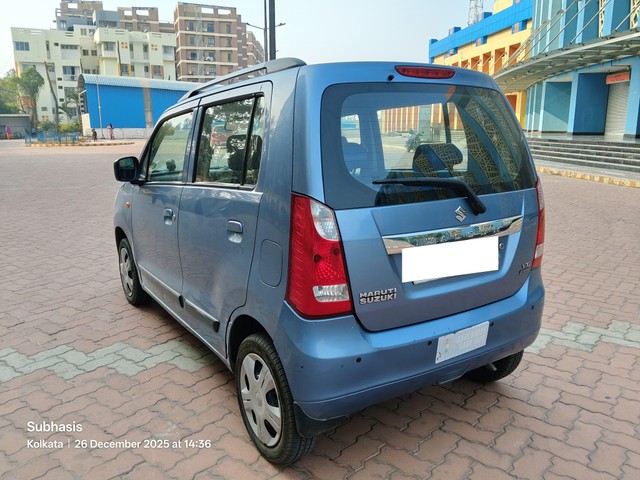 Second-hand 2017 Maruti Wagon R AMT VXI for sale in Kolkata-3