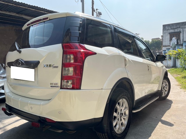 Second-hand 2016 Mahindra XUV500 W4 for sale in Kolkata-8