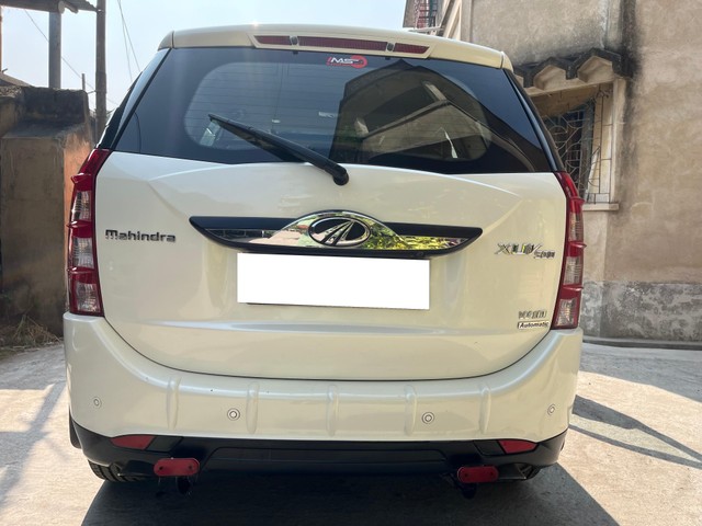 Second-hand 2016 Mahindra XUV500 W4 for sale in Kolkata-2
