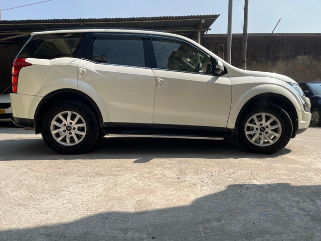 Second-hand 2016 Mahindra XUV500 W4 for sale in Kolkata-1