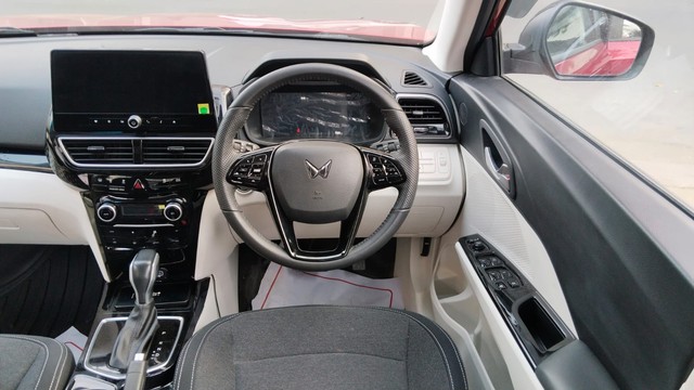 Second-hand 2024 Mahindra XUV 3XO AX5 AT for sale in Coimbatore-14