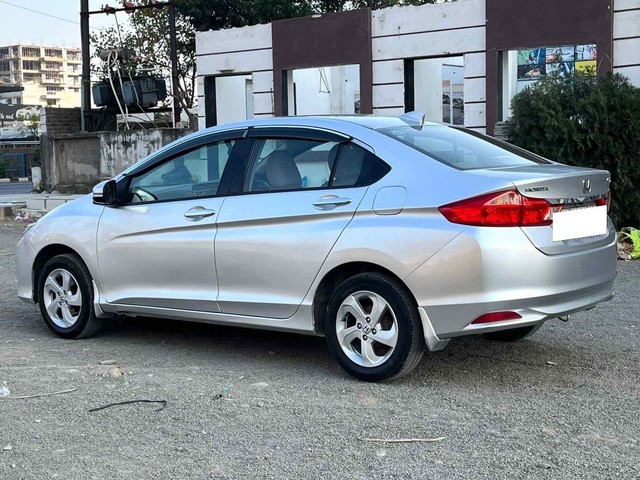 Second-hand 2014 Honda City i VTEC V for sale in Surat-5