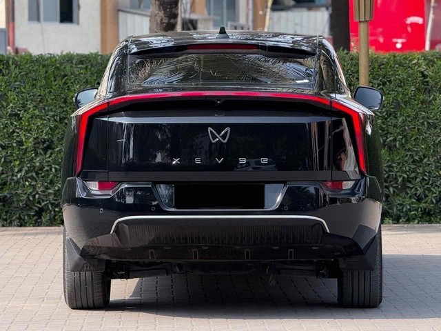 Second-hand 2025 Mahindra XEV 9e Pack Three for sale in Surat-1