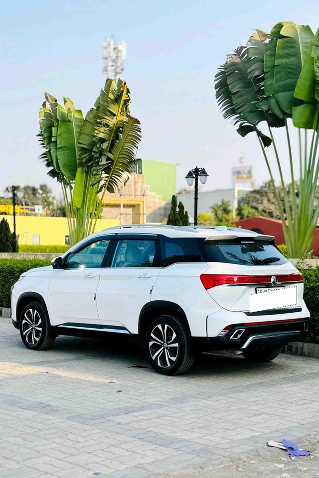 Second-hand 2025 MG Hector Sharp Pro CVT 2023-2025 for sale in Surat-2