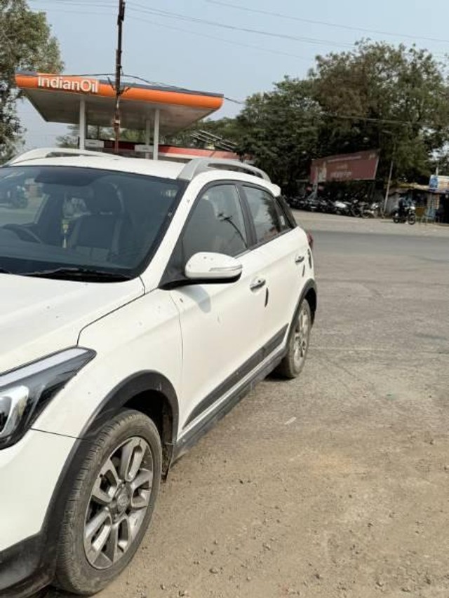 Second-hand 2017 Hyundai i20 Asta 1.4 CRDi for sale in Ujjain-5