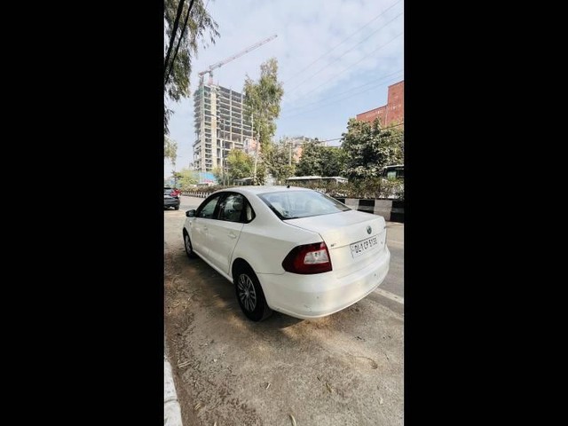 Second-hand 2013 Skoda Rapid 1.6 MPI Active for sale in New Delhi-10