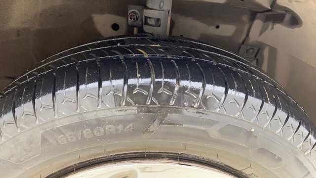 Second-hand 2015 Maruti Swift Dzire LXI for sale in Ahmedabad-28