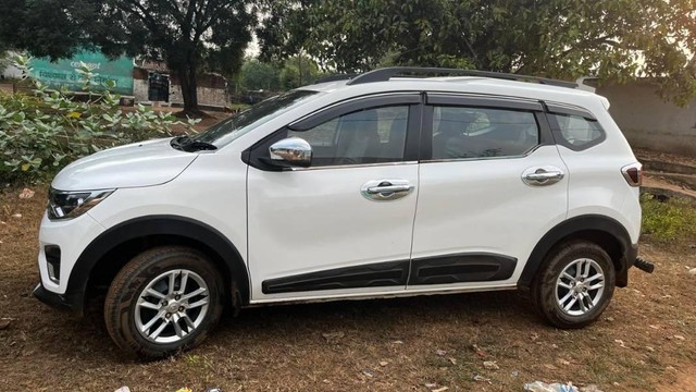 Second-hand 2022 Renault Triber RXT BSVI for sale in Raipur-2