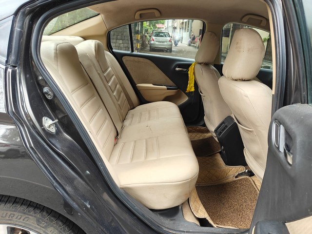 Second-hand 2017 Honda City i-VTEC CVT V for sale in New Delhi-2