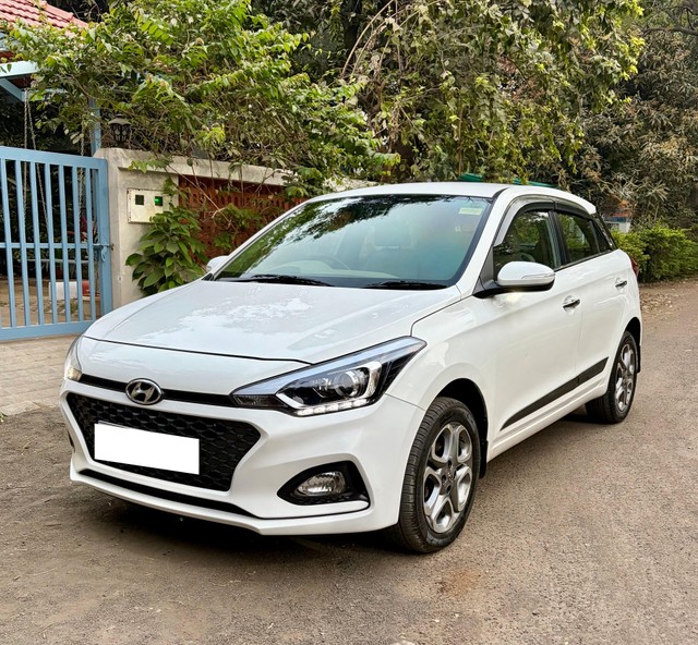 Hyundai i20 1.4 Asta Option Second-hand 2018 Hyundai i20 1.4 Asta Option for sale in Nashik-3
