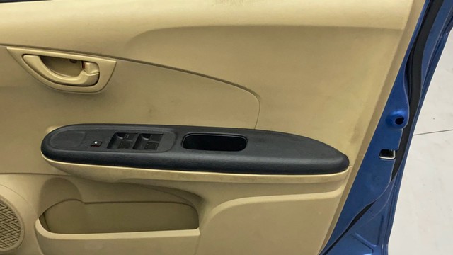 Second-hand 2014 Honda Amaze EX i-Vtech for sale in Kochi-17