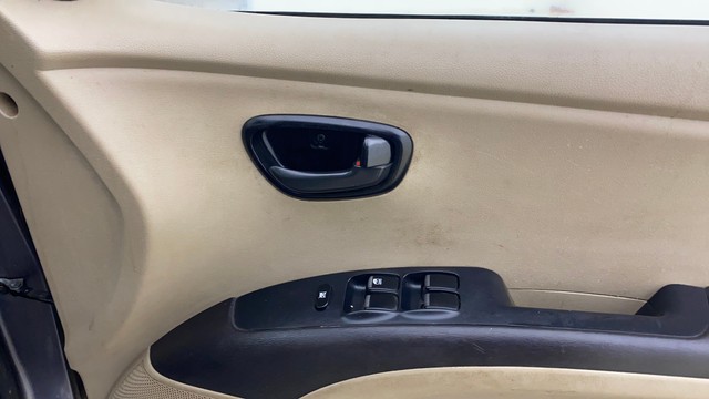 Hyundai i10 Magna 1.1L Second-hand 2016 Hyundai i10 Magna 1.1L for sale in Ahmedabad-17