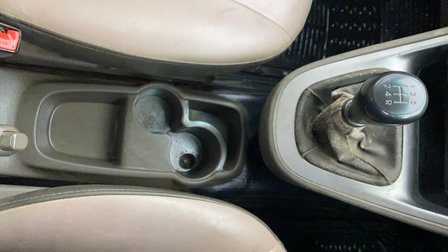 Hyundai i10 Magna 1.1L Second-hand 2016 Hyundai i10 Magna 1.1L for sale in Ahmedabad-13