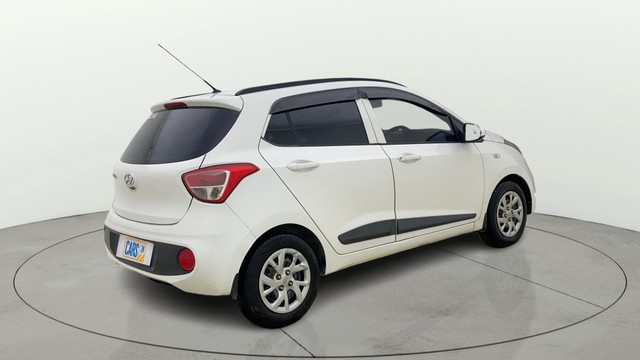 Second-hand 2018 Hyundai Grand i10 1.2 Kappa Magna BSIV for sale in Ahmedabad-2