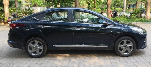 Second-hand 2021 Hyundai Verna SX IVT for sale in New Delhi-1