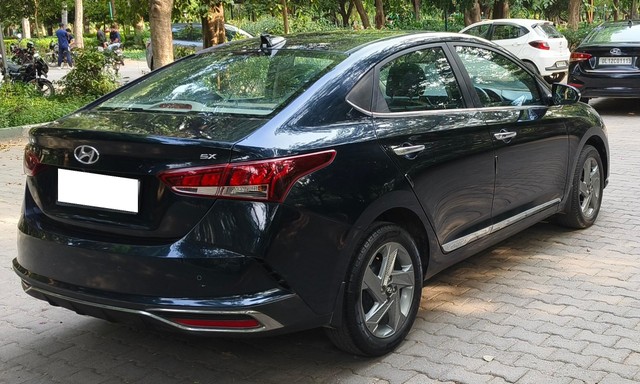 Second-hand 2021 Hyundai Verna SX IVT for sale in New Delhi-12