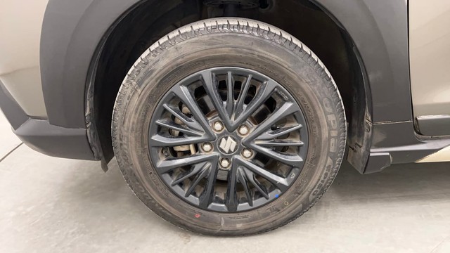 Second-hand 2022 Maruti Suzuki XL6 Alpha AT for sale in Pune-20