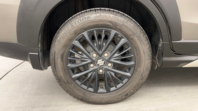 Second-hand 2022 Maruti Suzuki XL6 Alpha AT for sale in Pune-18