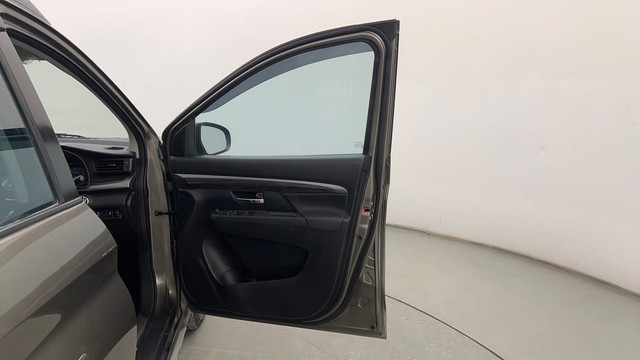 Second-hand 2022 Maruti Suzuki XL6 Alpha AT for sale in Pune-16