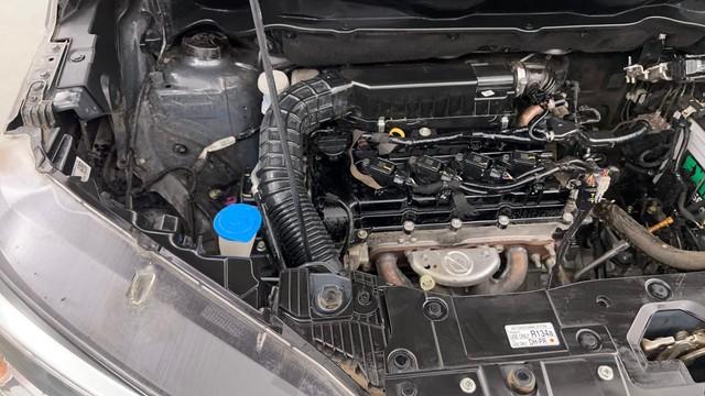 Second-hand 2022 Maruti Suzuki XL6 Alpha AT for sale in Pune-40