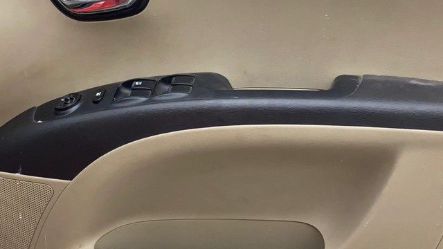 Second-hand 2012 Hyundai i10 Sportz for sale in Hyderabad-17