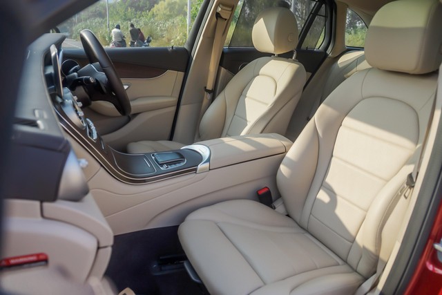 Second-hand 2021 Mercedes-Benz GLC 200 for sale in New Delhi-12