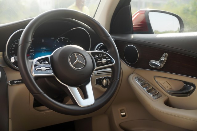 Second-hand 2021 Mercedes-Benz GLC 200 for sale in New Delhi-18