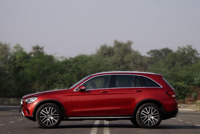 Second-hand 2021 Mercedes-Benz GLC 200 for sale in New Delhi-3