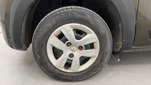 Second-hand 2016 Renault KWID 1.0 AMT RXT for sale in Pune-20