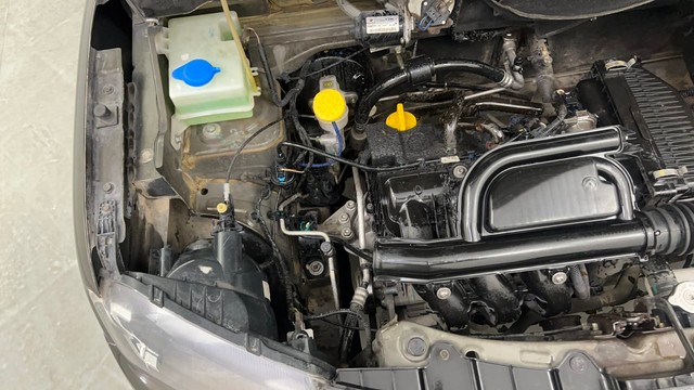 Second-hand 2016 Renault KWID 1.0 AMT RXT for sale in Pune-32