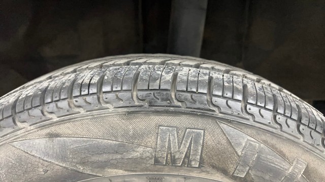 Second-hand 2016 Renault KWID 1.0 AMT RXT for sale in Pune-25